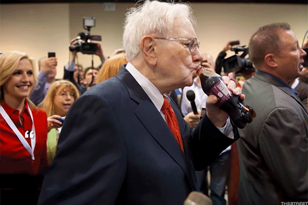 Buffett’s Final Charity Lunch Gets 8-Figure Bids