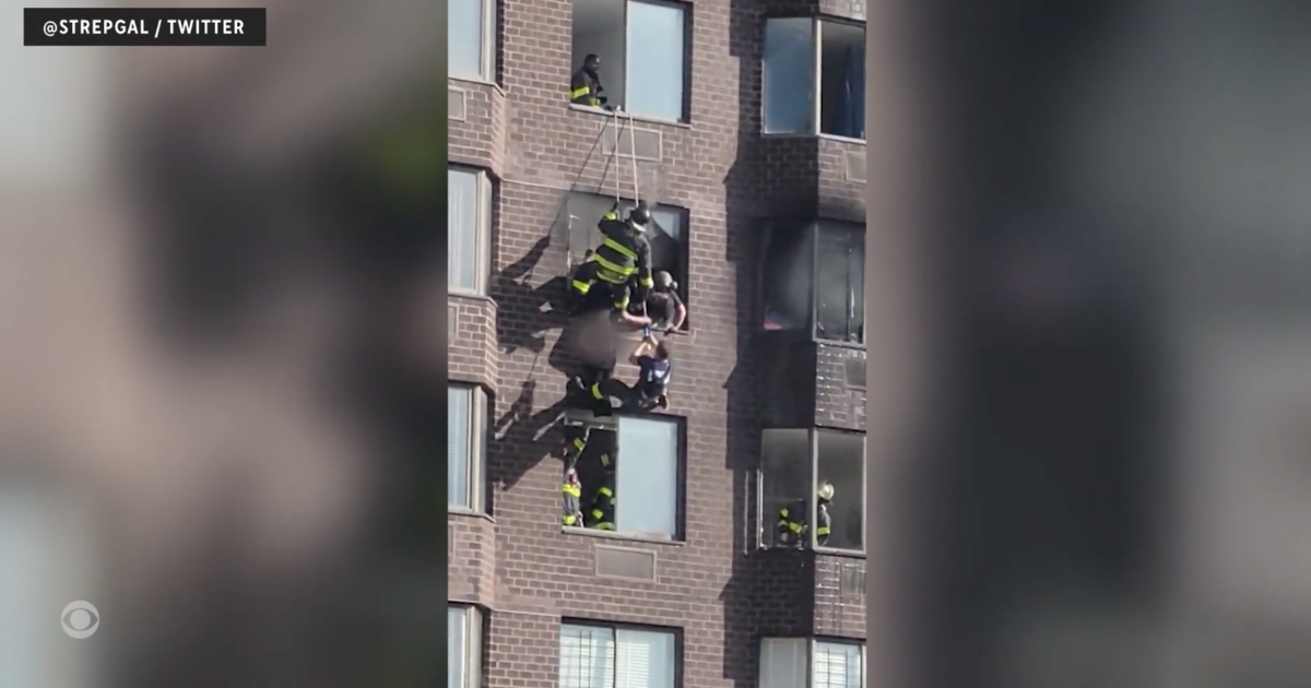 38 people injured in fire on 20th floor of New York City apartment building