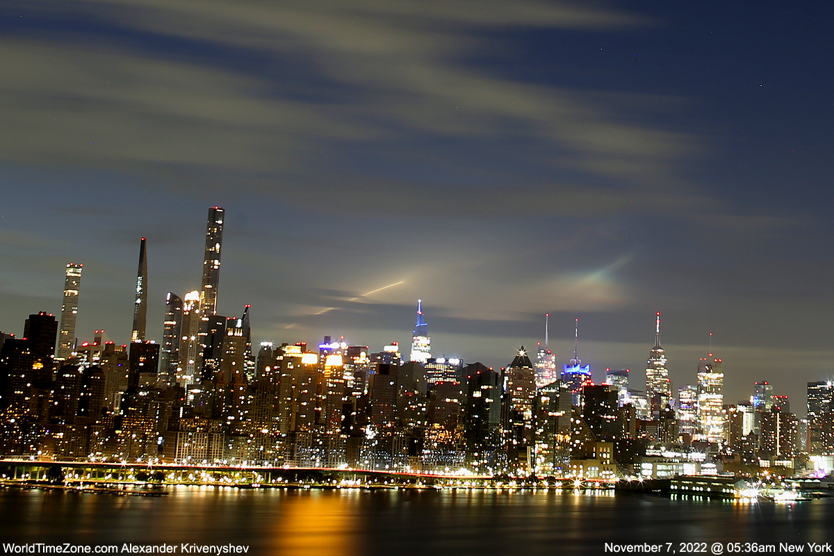 Antares rocket soars over New York City in skywatcher photos