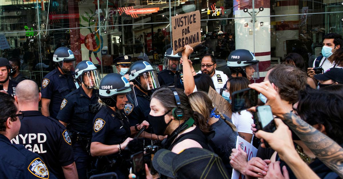 New York police abused demonstrators at George Floyd protest, report finds