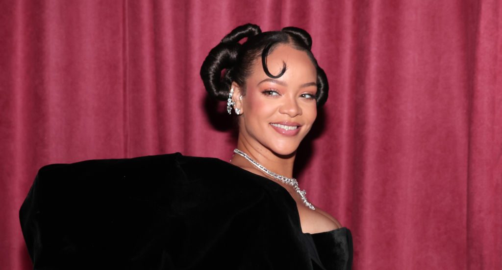 Madame Tussauds Unveils Rihanna Wax Figure Ahead Of Singer’s Super Bowl Performance (PHOTO)