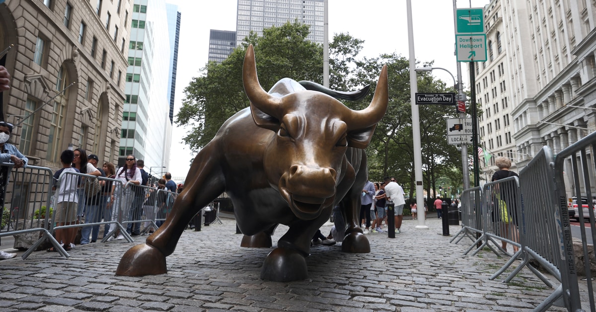 Colorado man faces hate crime charges after drawing a swastika on New York’s Charging Bull statue, prosecutors say