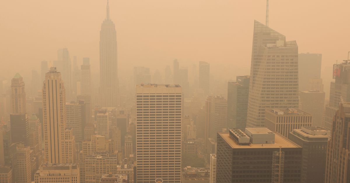 Wildfire smoke from Canada disrupts New York flights