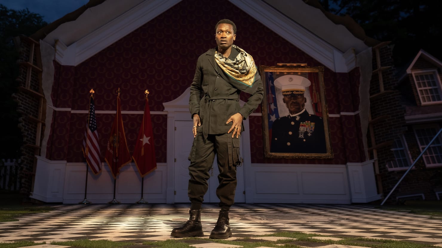 Review: Thrilling ‘Hamlet’ in Central Park Is Hiding a Hollywood Star