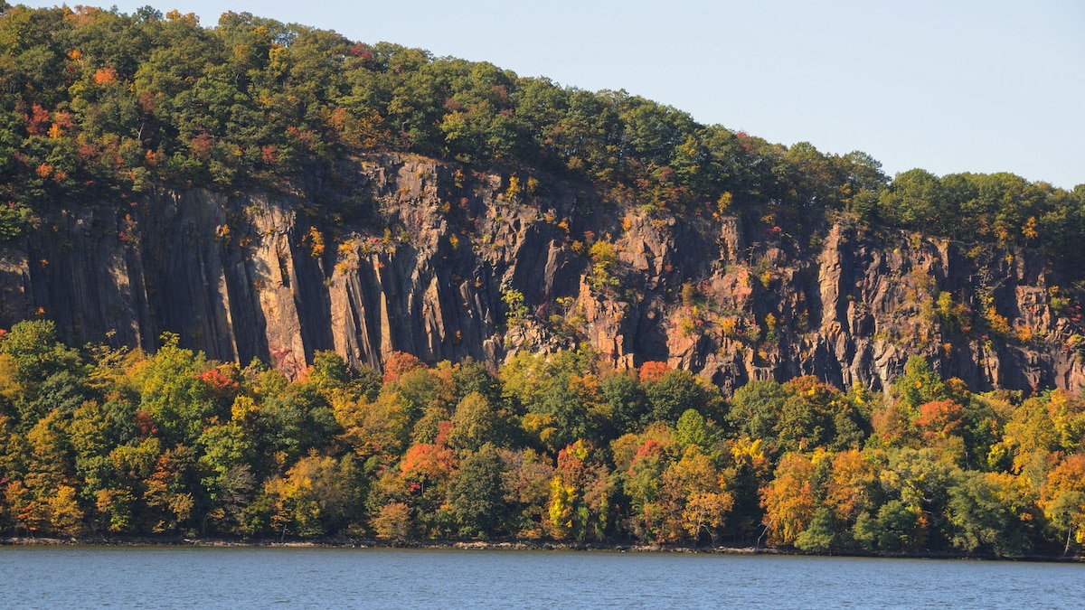 Explore 200 million years of history at the Palisades, in the shadow of New York City
