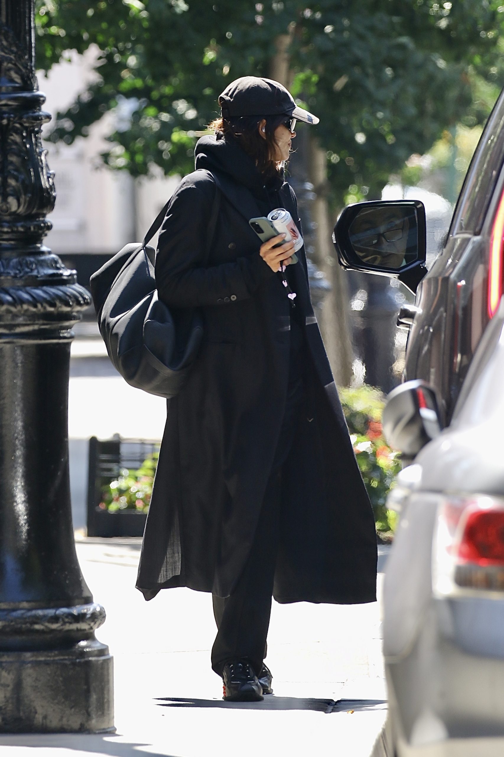 Irina Shayk keeps low profile with black coat, hat during NYC heat wave in first pics since Tom Brady rendezvous