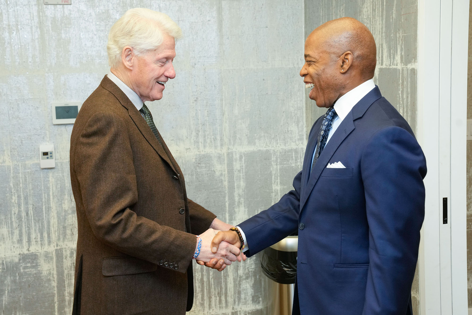 Adams meets with Bill Clinton to discuss NYC migrant crisis — as sit-down with Biden over that issue eludes mayor