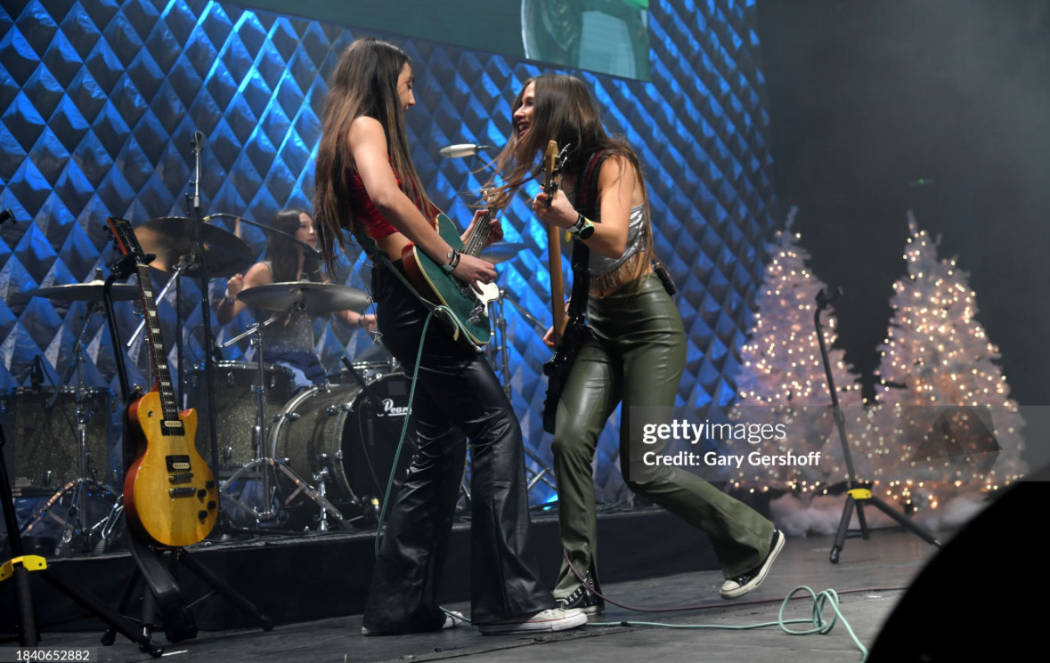 Sister trio ‘Hello Sister’ Takes NYC iHeartRadio Jingle Ball by Storm
