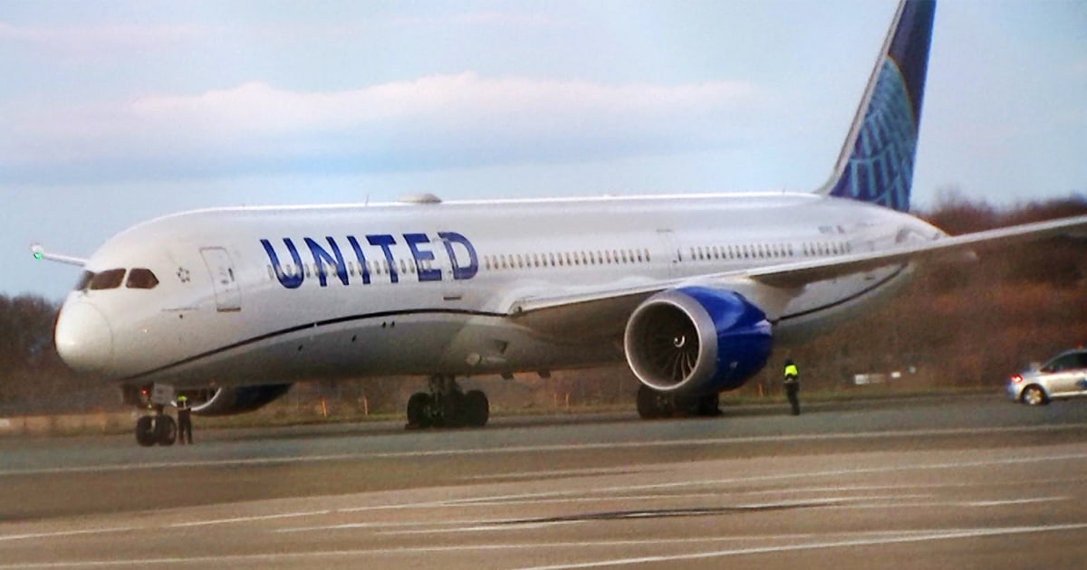 7 hurt after Newark-bound United flight experiences turbulence