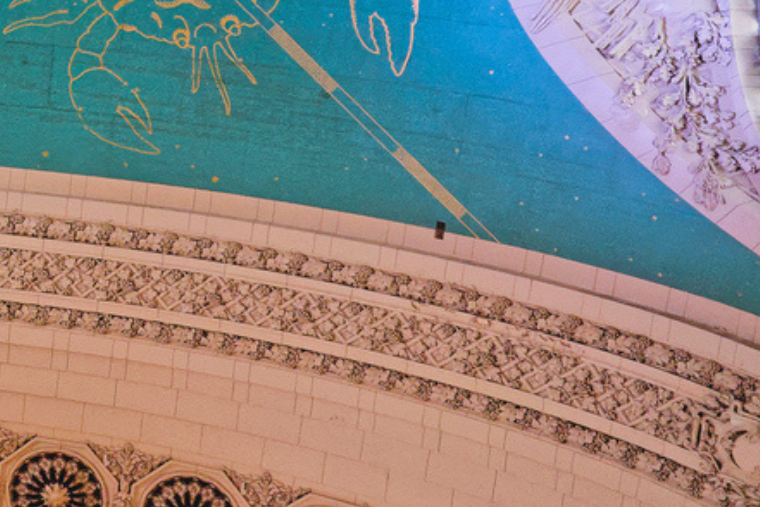 Here’s Why There’s a Black Square on the Ceiling of Grand Central Terminal