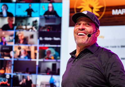 Tony Robbins Lights Up NYC with Ads Announcing “Unleash the Power Within” Event