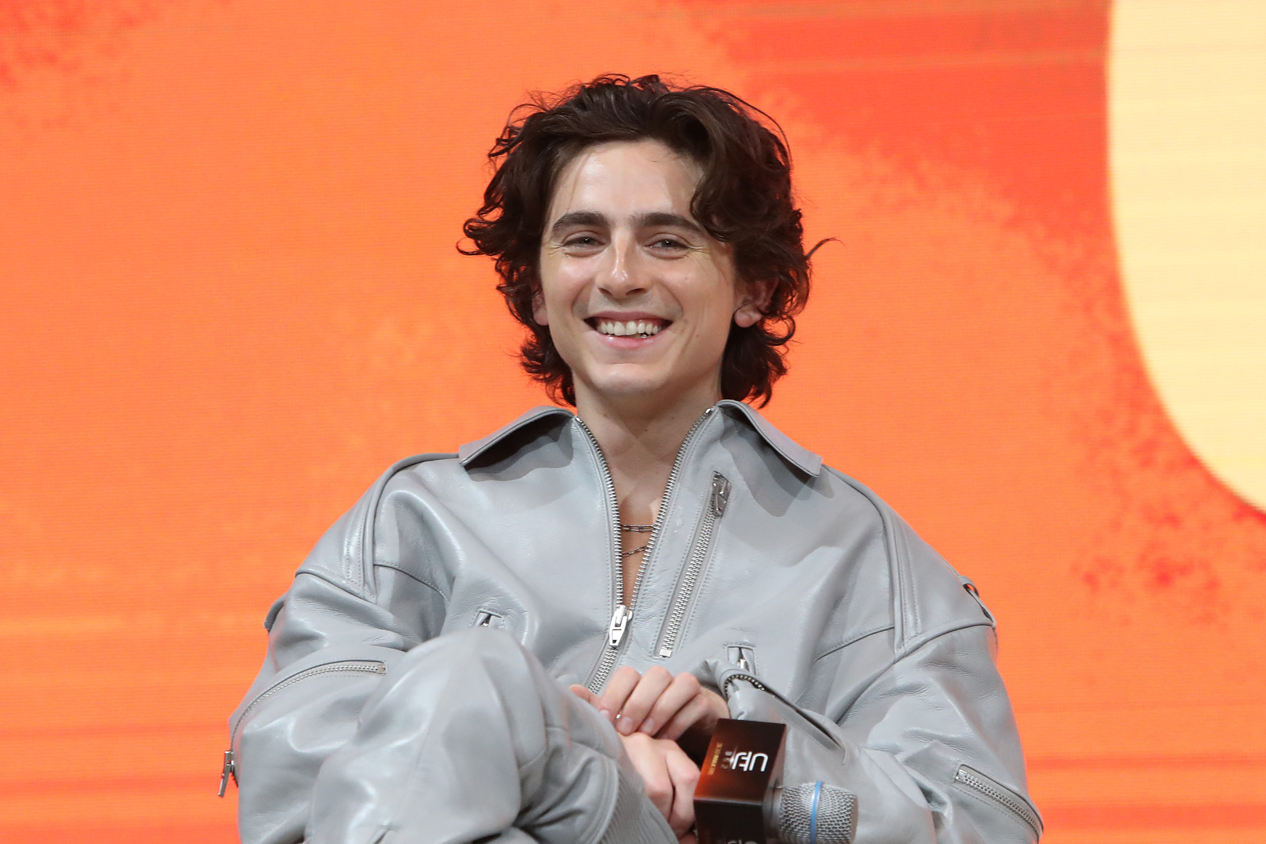 Timothée Chalamet Crashes Timothée Chalamet Lookalike Contest as NYPD Puts One Doppelganger in Cuffs