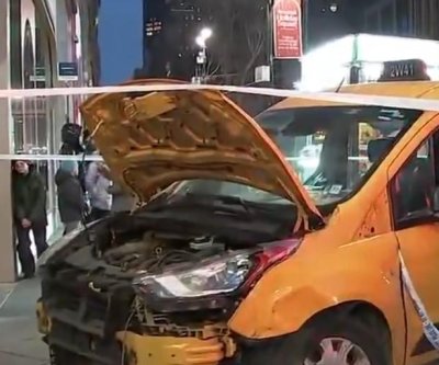 Taxi jumps curb in NYC, hits 6 pedestrians, 3 hospitalized