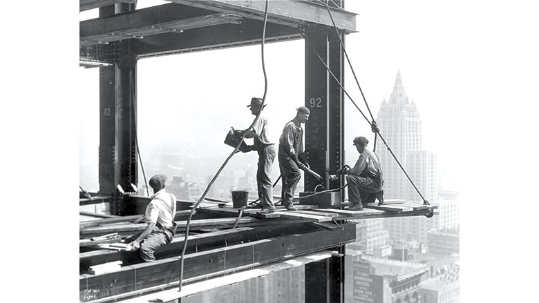 The ‘Race Into the Sky’ That Built the Empire State Building