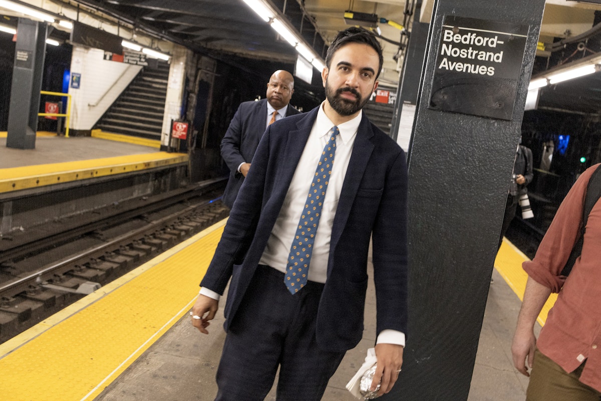 Andrew Cuomo Ad Deceptively Edits Photo of Zohran Mamdani