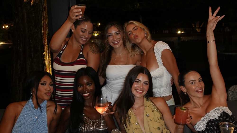 ‘Love Island’ and ‘Bachelor’ Stars Link Up at Hamptons’ Seasalt Restaurant
