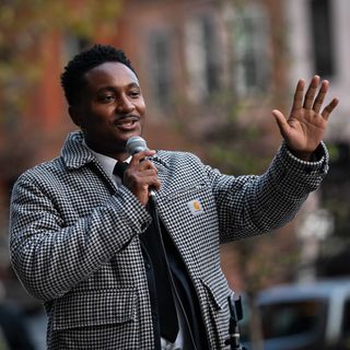 Chi Ossé files paperwork to challenge Hakeem Jeffries from the left