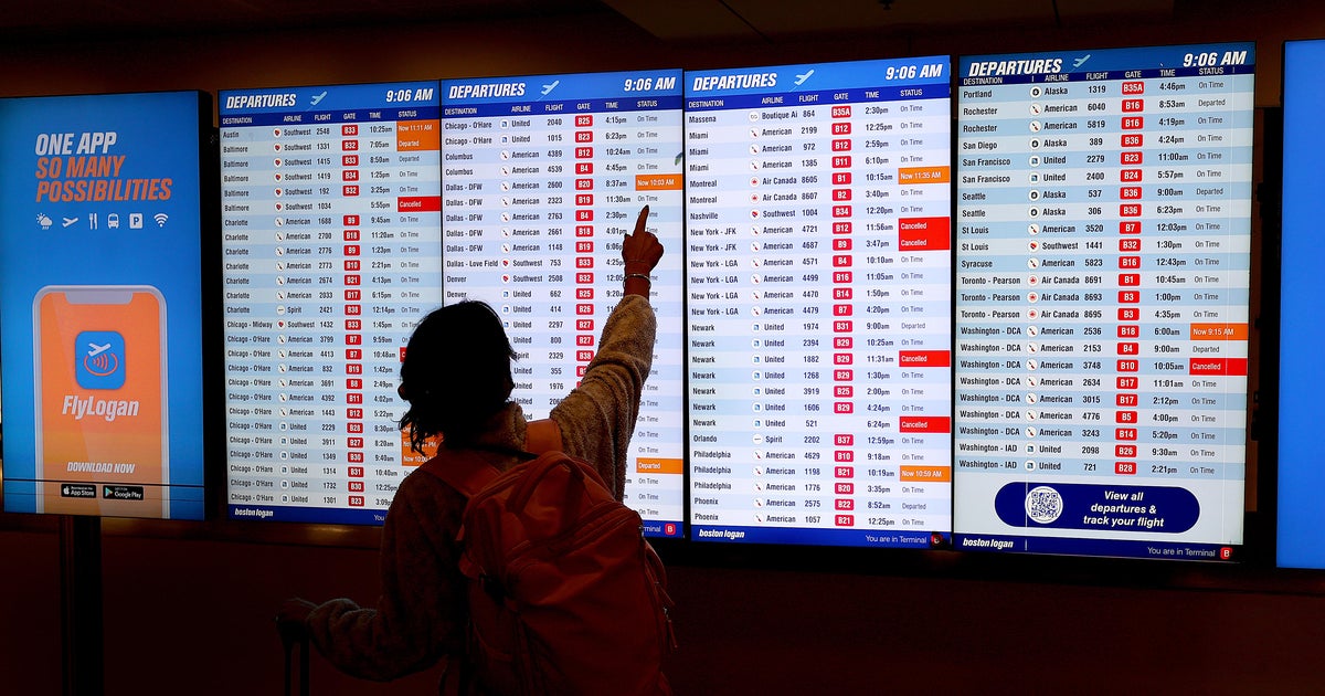Thousands of U.S. flight delays, hundreds of cancellations, after Thanksgiving